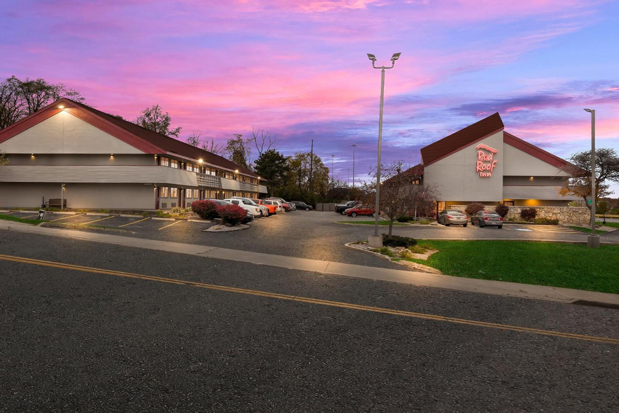 Red Roof Inn Cleveland - Independence Bagian luar foto