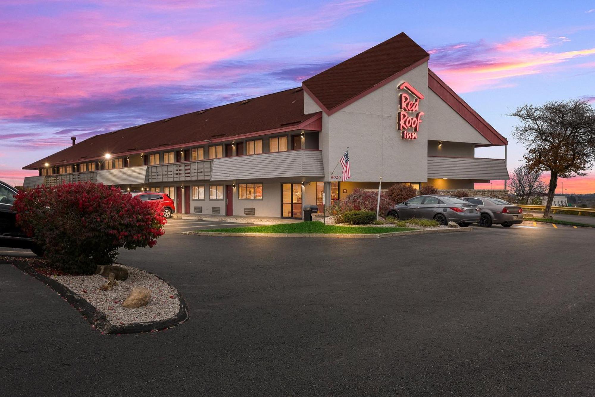 Red Roof Inn Cleveland - Independence Bagian luar foto