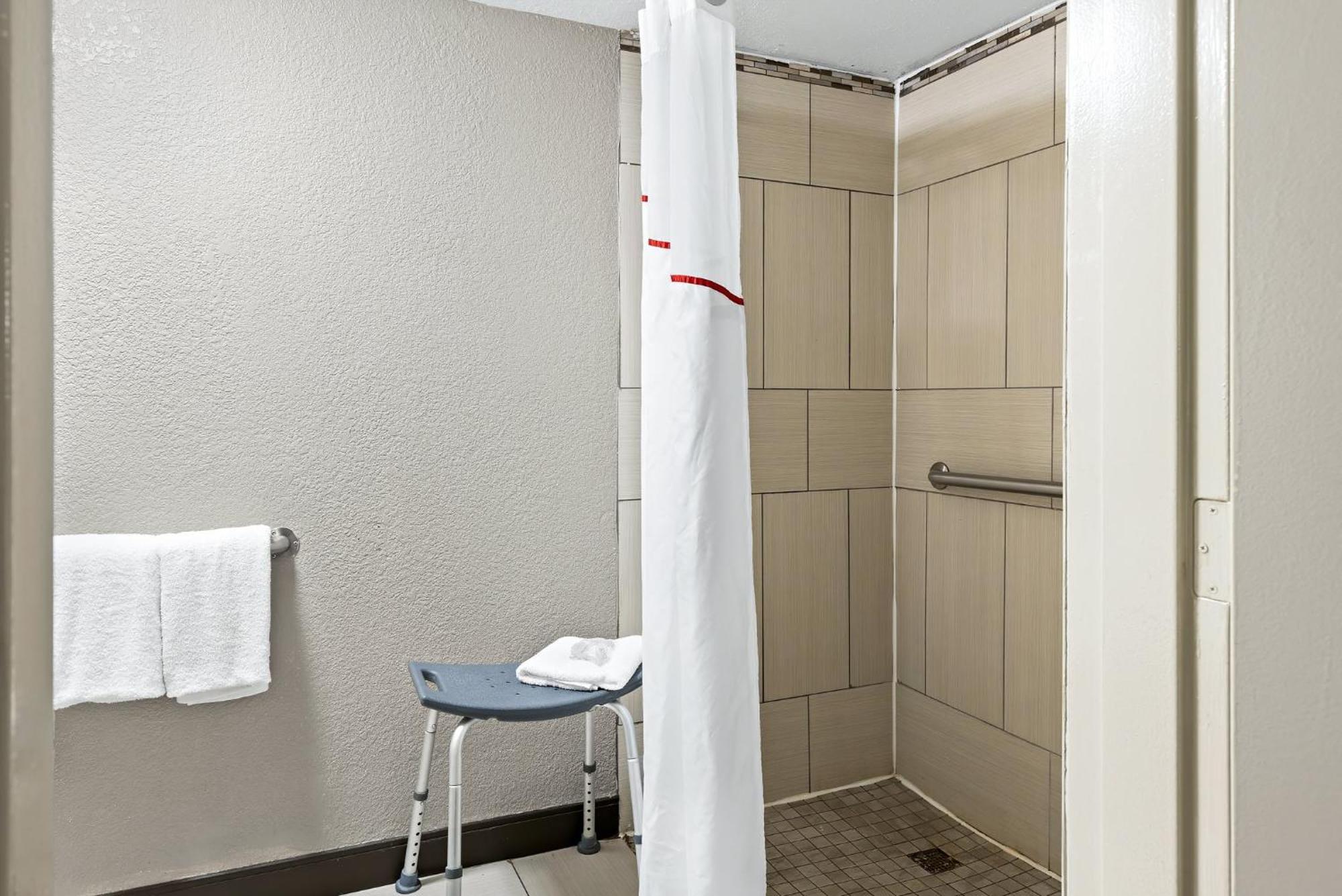 Red Roof Inn Cleveland - Independence Bagian luar foto