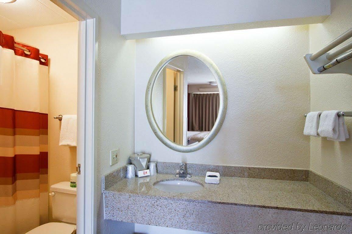 Red Roof Inn Cleveland - Independence Bagian luar foto